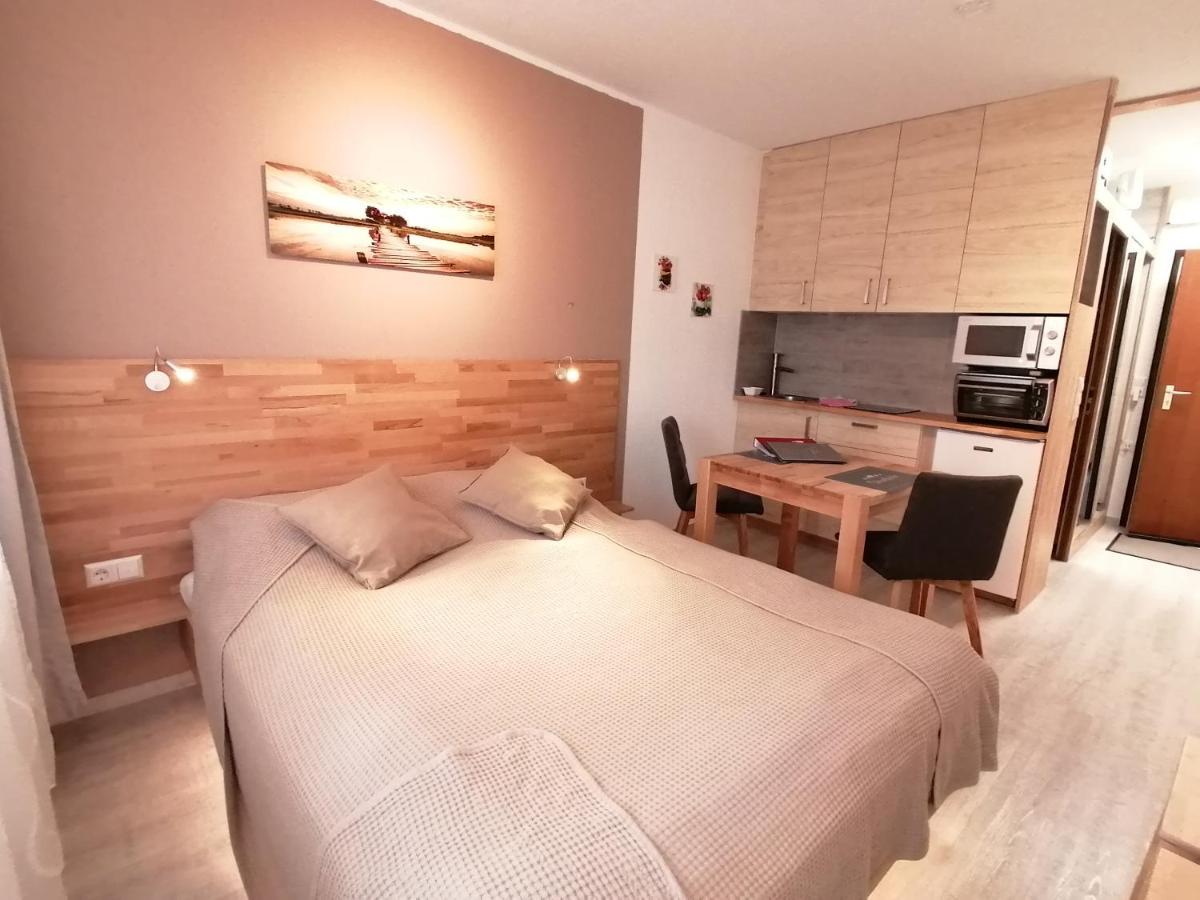 Studio 20Qm Mit Balkon Und Innenpool - 22040 Schluchsee Ngoại thất bức ảnh